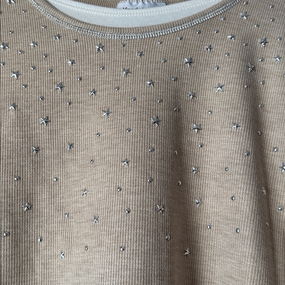 Alfred Dunner Tan and White Long Sleeve Top